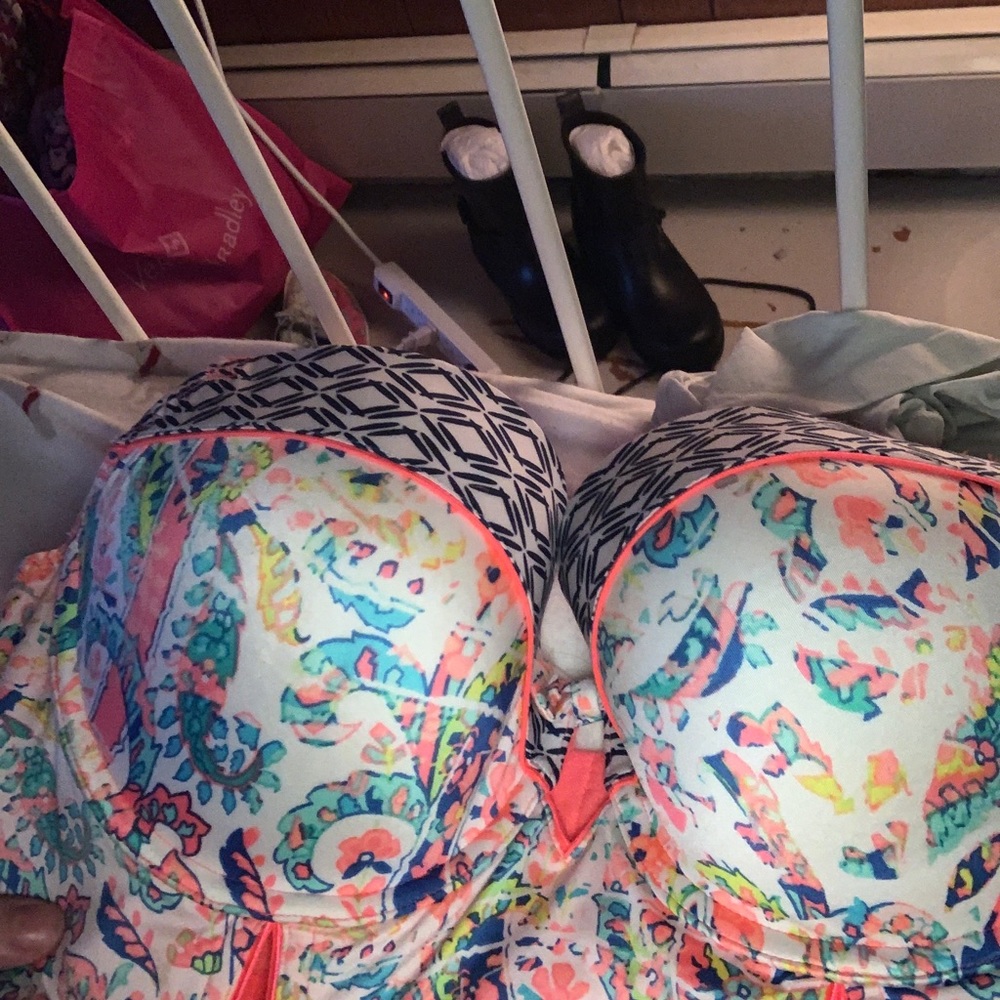 Victoria secret 36d bra NWT 58.00 MSRP